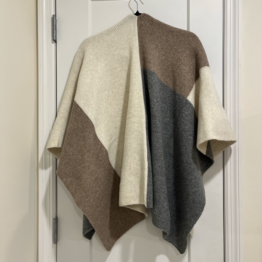 UNIQLO KNIT PONCHO